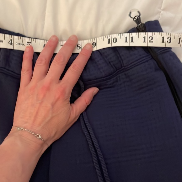 - Worn once Nike sportswear pants - Picture 8 of 12